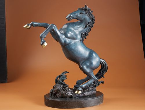 Cast bronze horses for indoors decoration